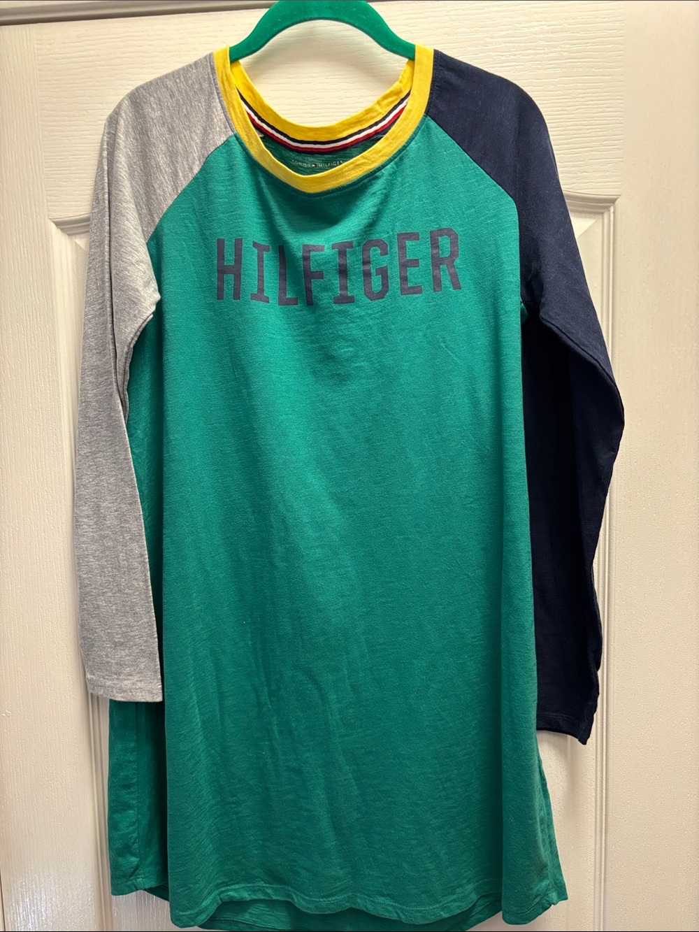 Tommy Hilfiger Teal Colorblock Long-Sleeve Tee with Contrast Sleeves